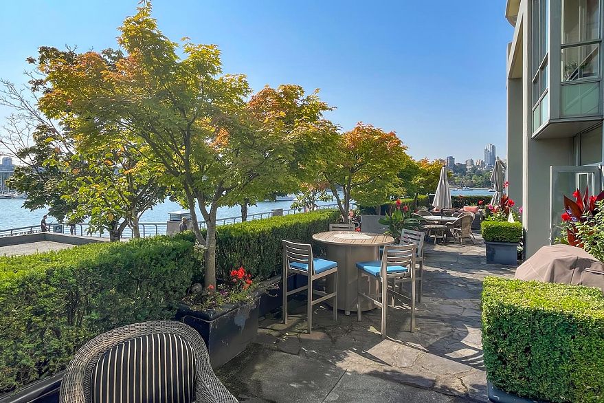 110 1328 Marinaside Crescent