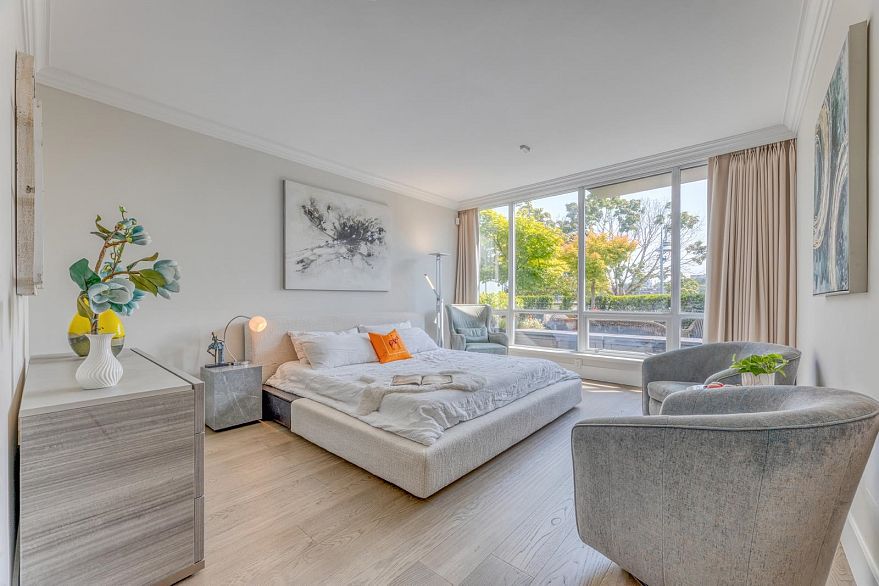 110 1328 Marinaside Crescent