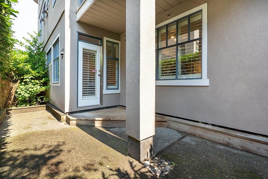 204 2525 Quebec Street