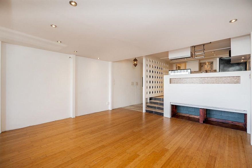 202 1850 Lorne Street