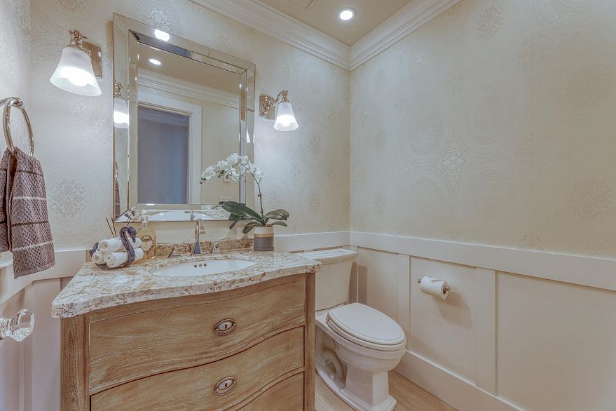 110 1328 Marinaside Crescent