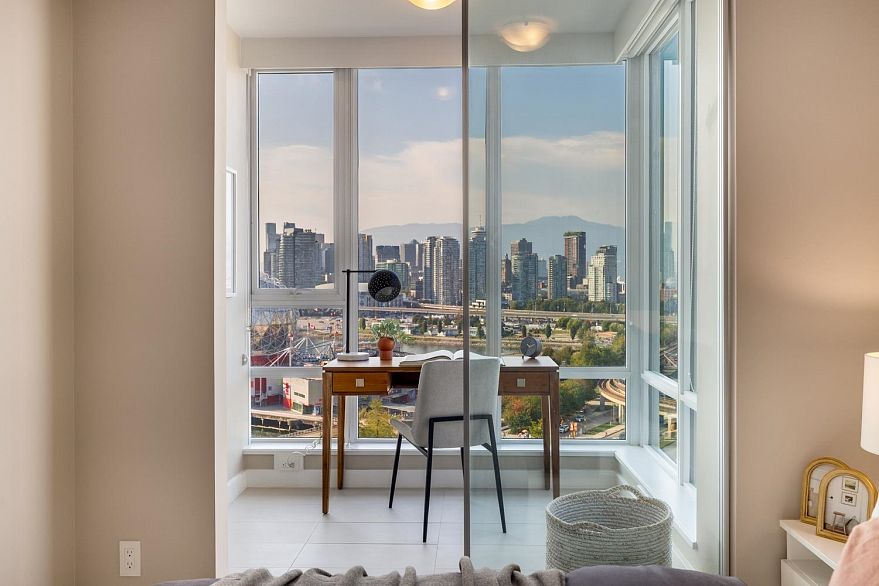 1912 1618 Quebec Street