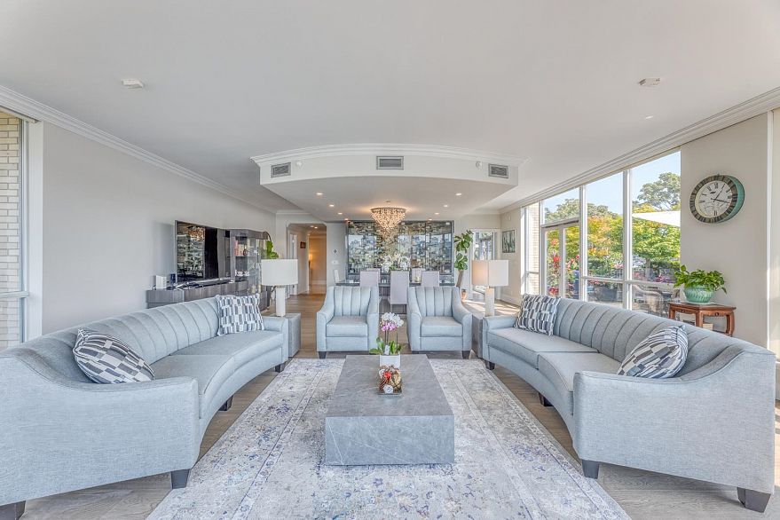 110 1328 Marinaside Crescent