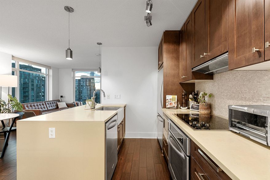 2801 888 Homer Street