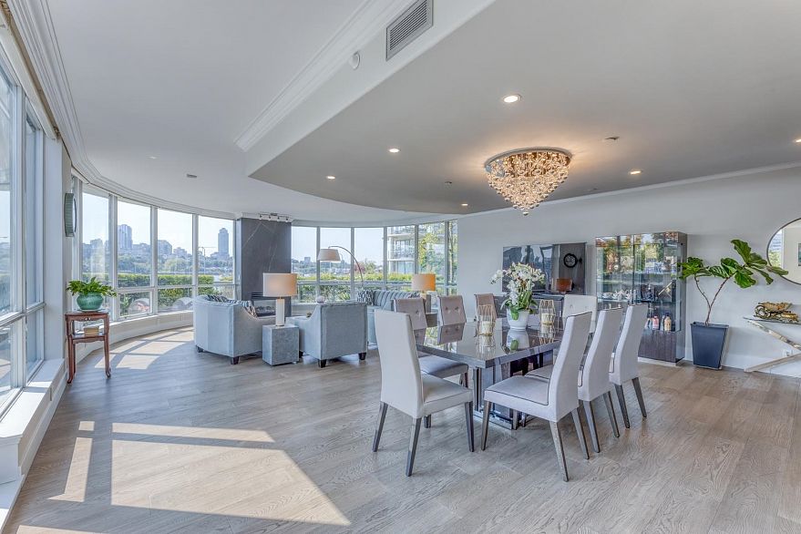 110 1328 Marinaside Crescent