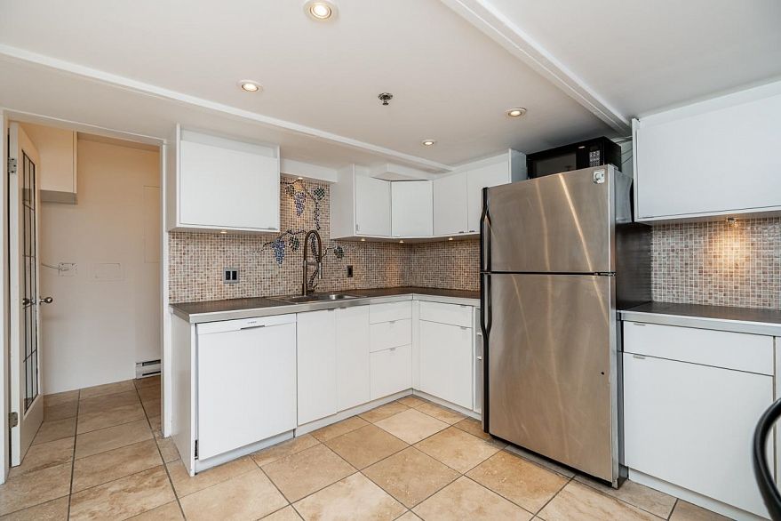 202 1850 Lorne Street