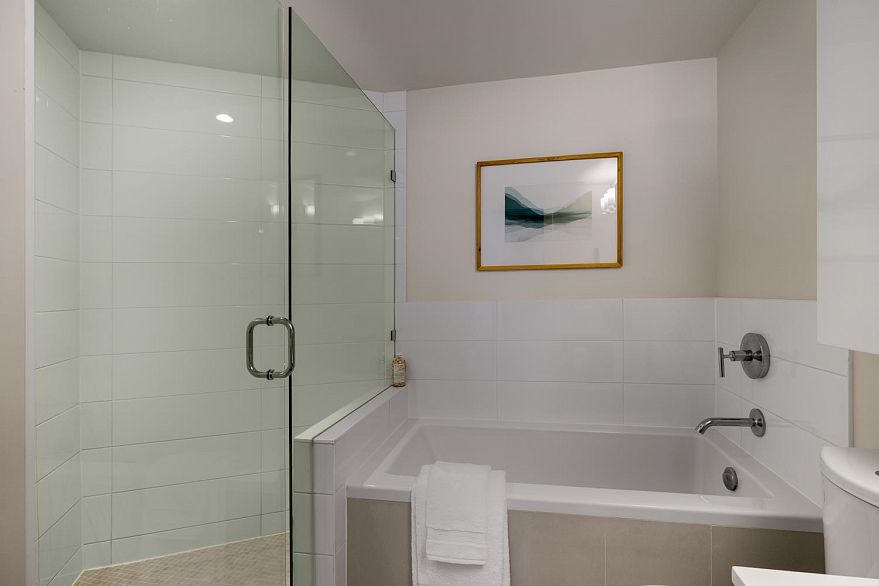 1912 1618 Quebec Street