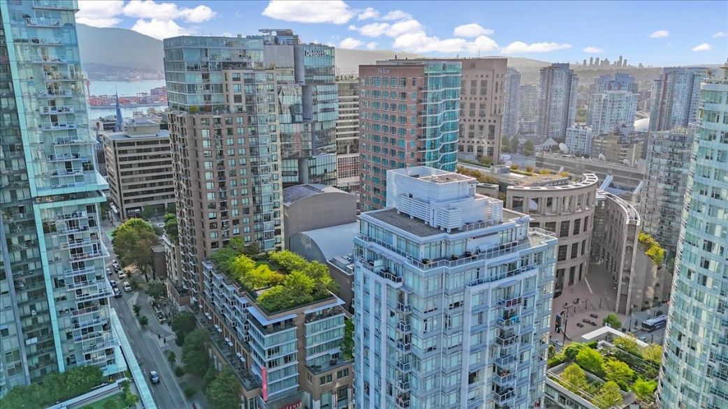 2602 788 Richards Street