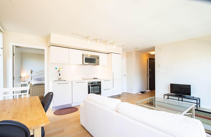 908 999 Seymour Street