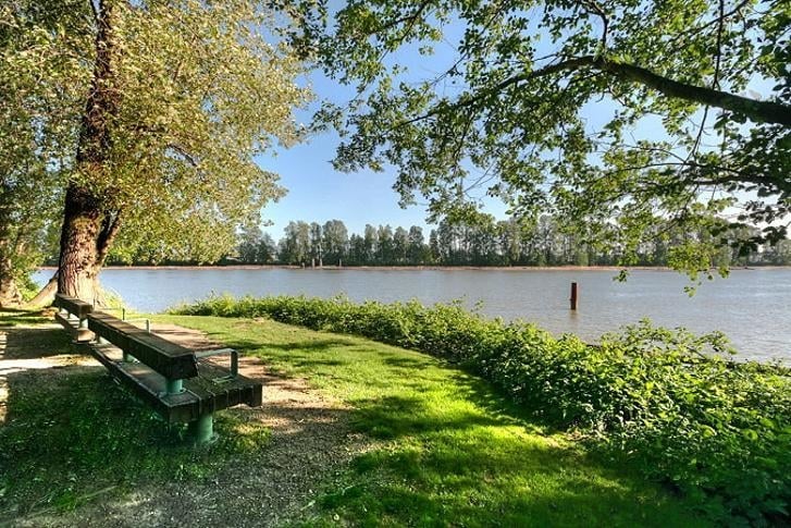 911 2763 CHANDLERY PLACE, Vancouver BC V5S 4V4