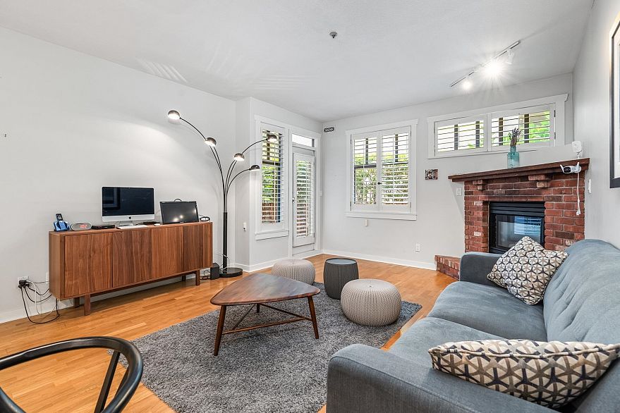 204 2525 Quebec Street