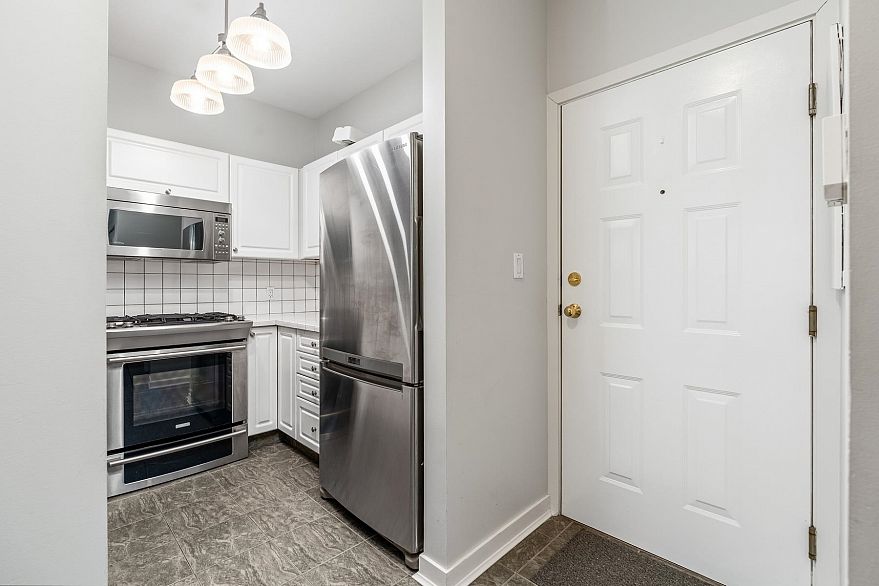 204 2525 Quebec Street