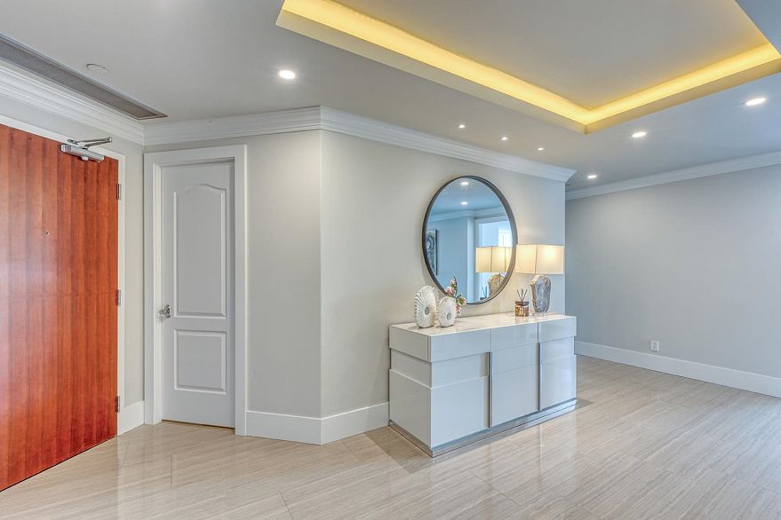 110 1328 Marinaside Crescent