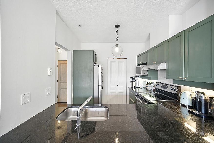 409 1820 E Kent Ave South Avenue