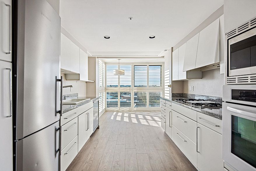 901 1550 W 15th Avenue