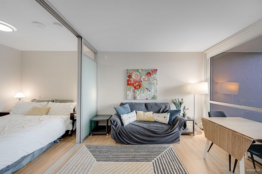 725 159 W 2nd Avenue