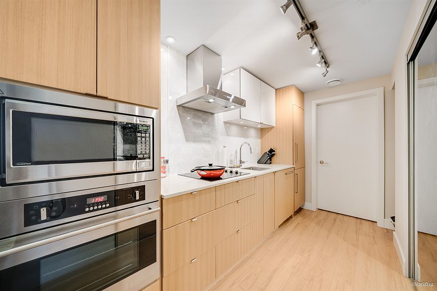 725 159 W 2nd Avenue