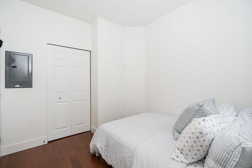 207 5928 Birney Avenue