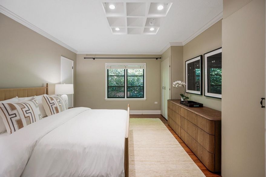 2533 Wallace Crescent