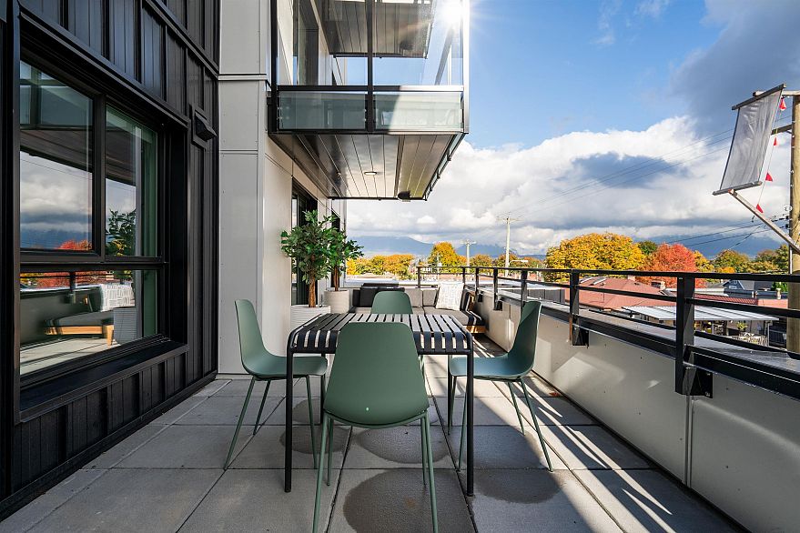 303 2419 Grant Street