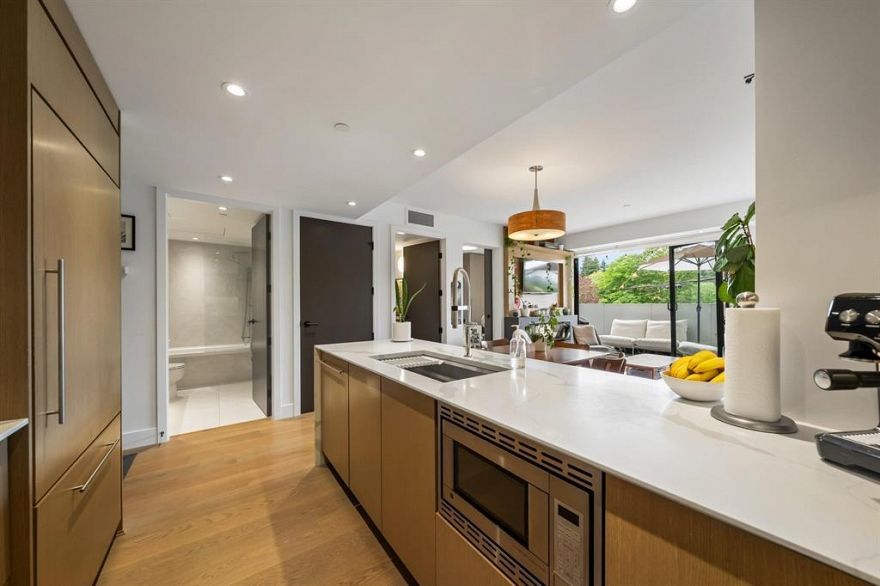 201 5089 Quebec Street