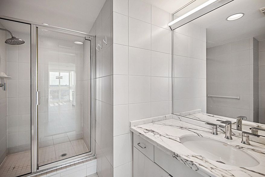 901 1550 W 15th Avenue