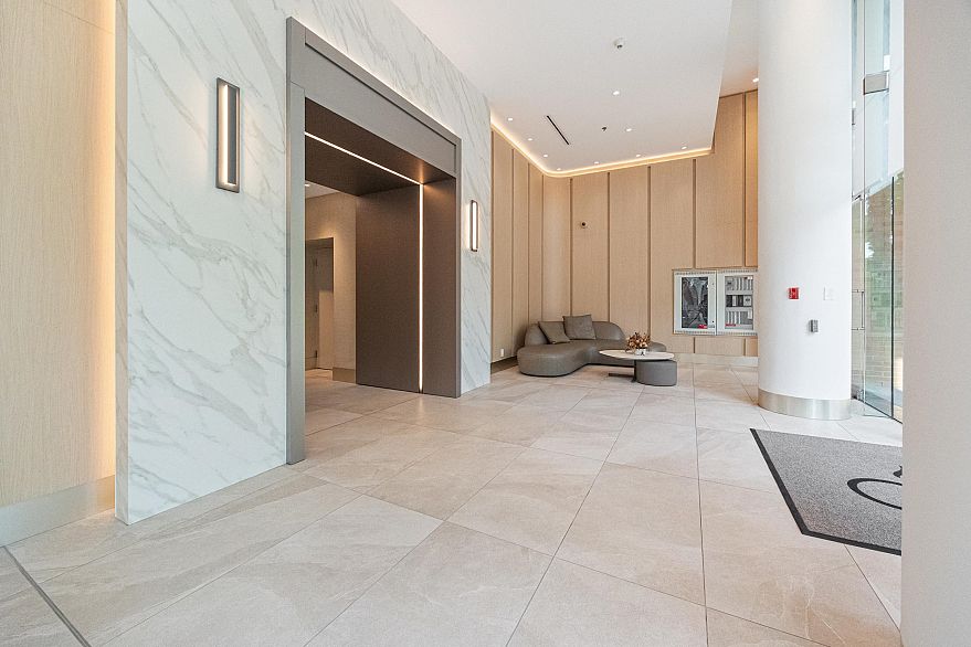 1901 1033 Marinaside Crescent