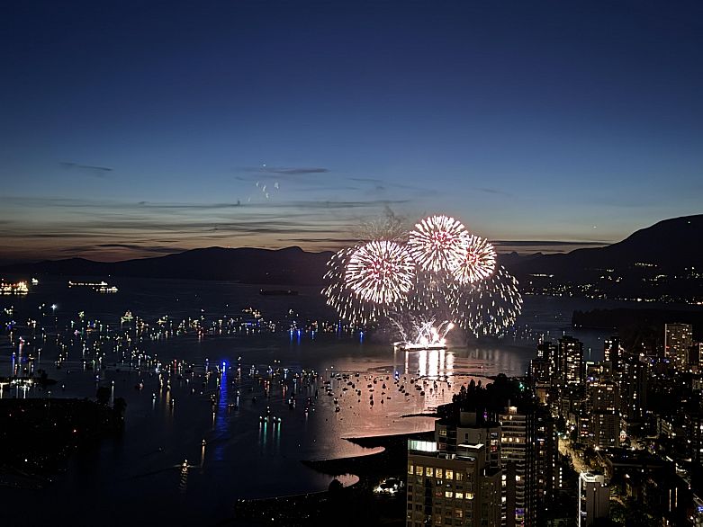 5601 1480 Howe Street