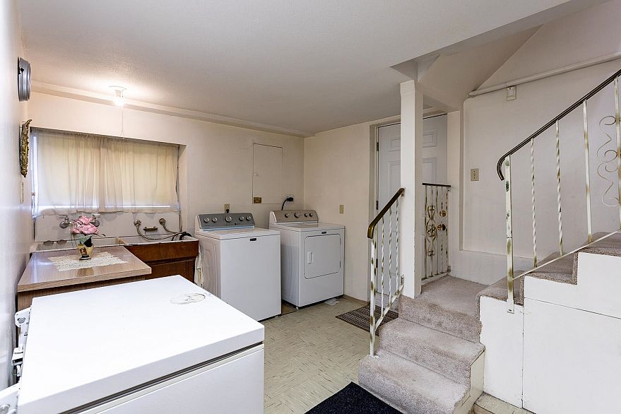 2206 Musqueamview Street