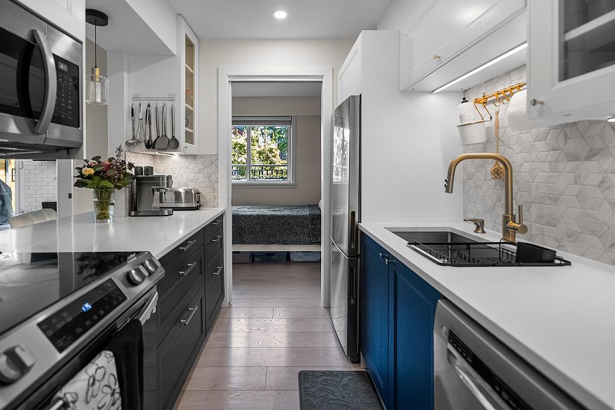 101 2121 W 6th Avenue