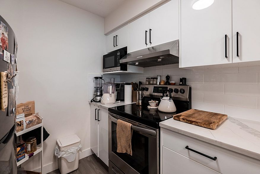 203 1615 Frances Street