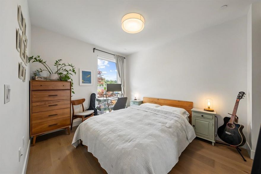 201 5089 Quebec Street