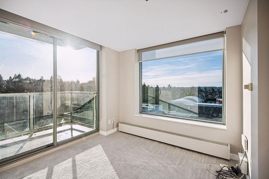 901 1550 W 15th Avenue