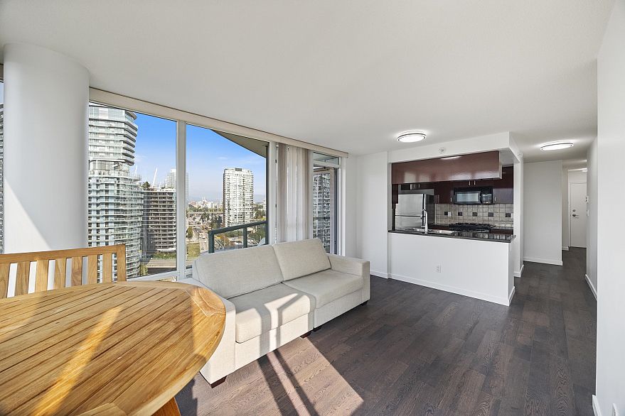 1901 1033 Marinaside Crescent