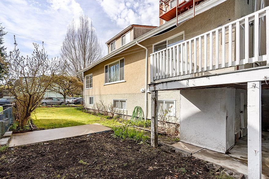 2206 Musqueamview Street