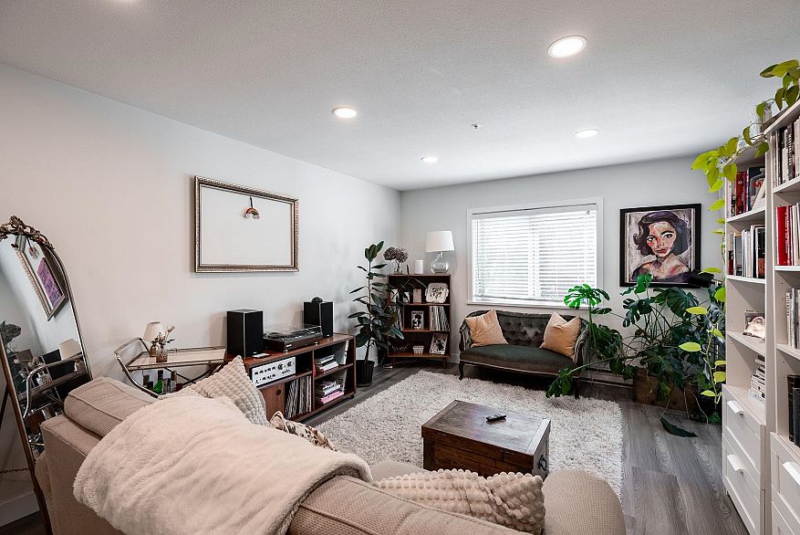 203 1615 Frances Street