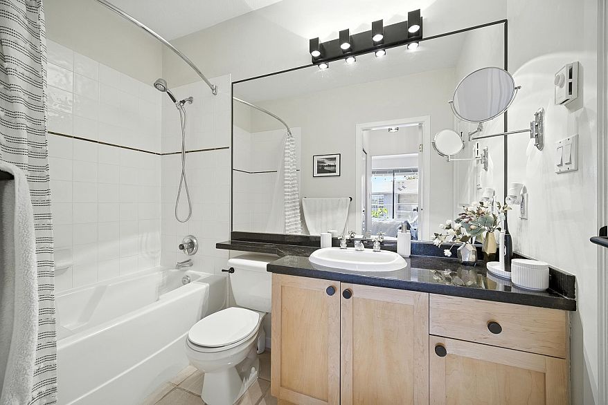 409 1820 E Kent Ave South Avenue