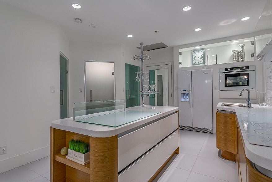 203 1177 Hornby Street