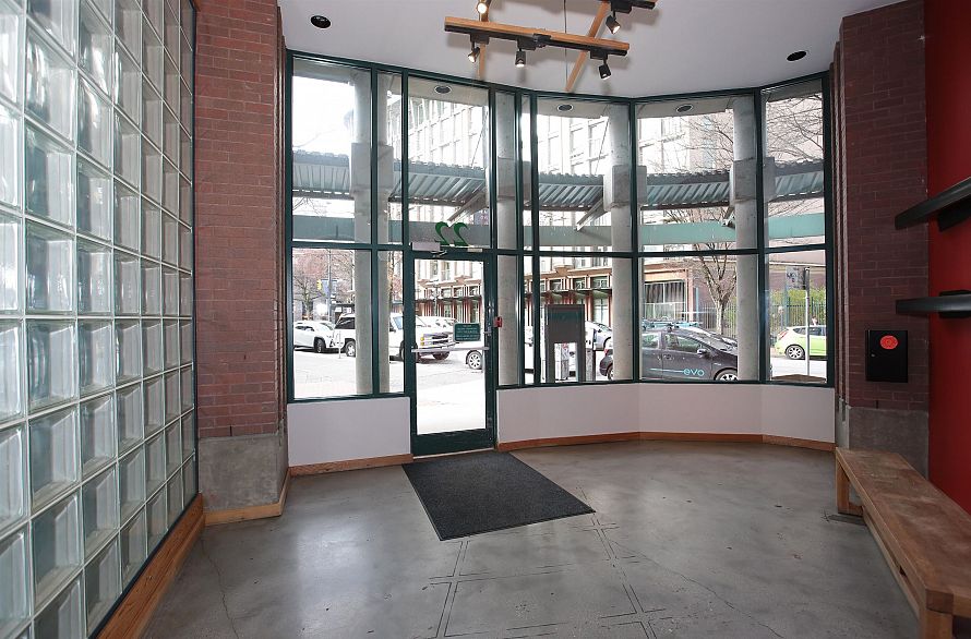 511 22 E Cordova Street