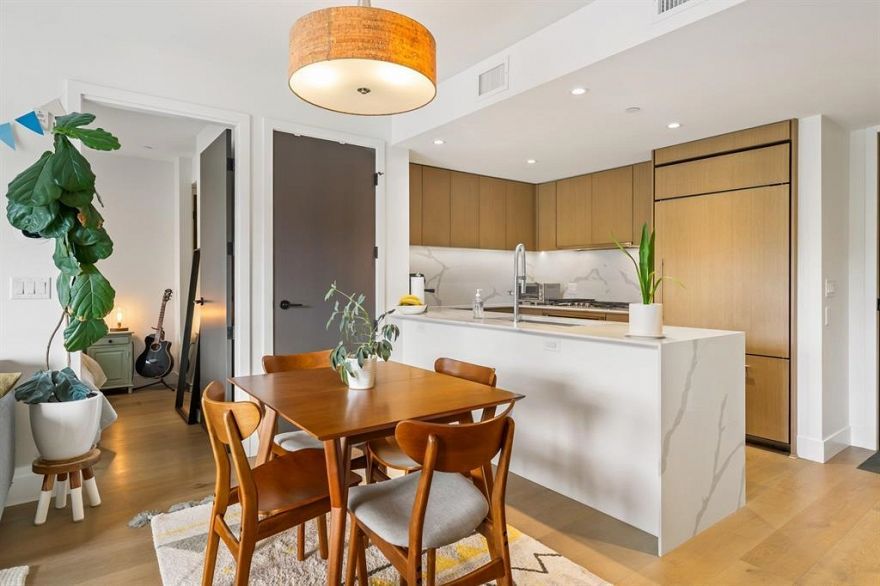 201 5089 Quebec Street