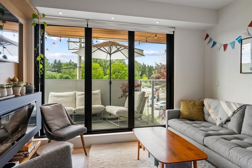 201 5089 Quebec Street