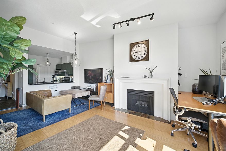 409 1820 E Kent Ave South Avenue