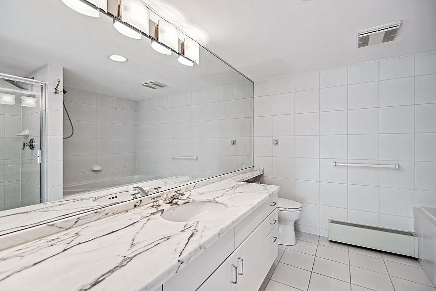 901 1550 W 15th Avenue