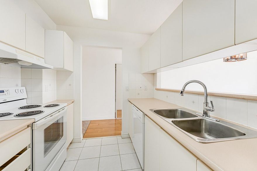 1105 2668 Ash Street