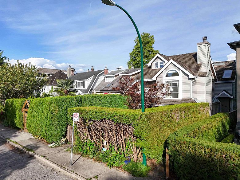 1346 Laburnum Street