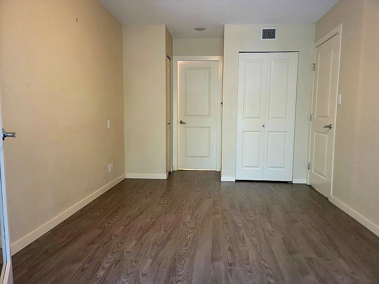 302 3663 Crowley Drive