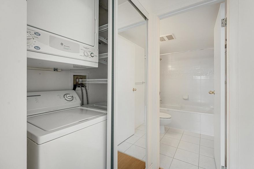 1105 2668 Ash Street