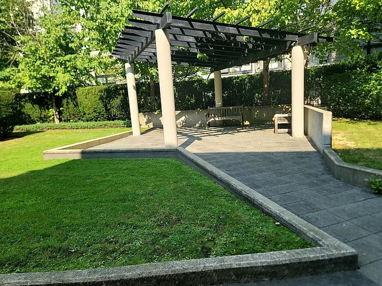 302 3663 Crowley Drive