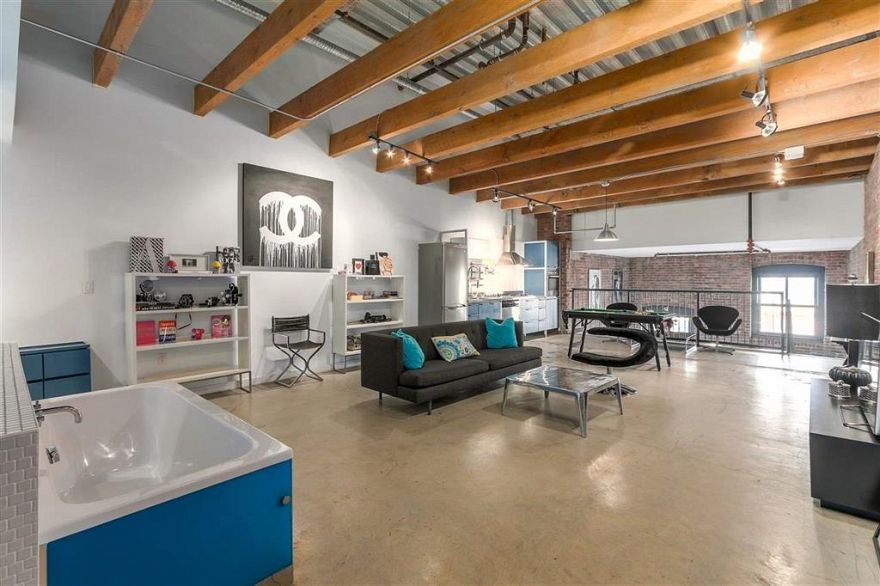 504 55 E Cordova Street