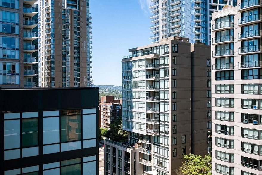 1206 1205 Howe Street